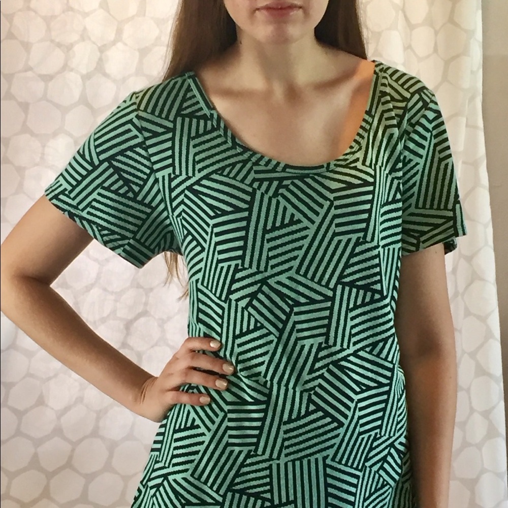 Lularoe Geometric Tee